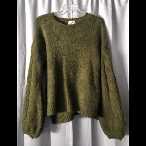 Universal Thread Green Balloon Sleeve Sweater